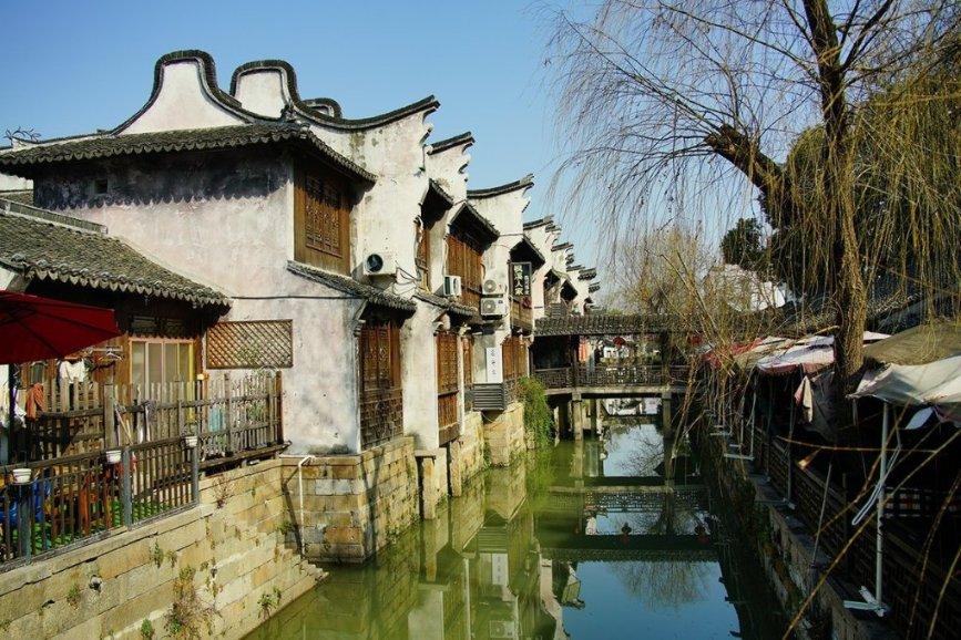 马斯克认为美国领导层正在积极推动非法移民